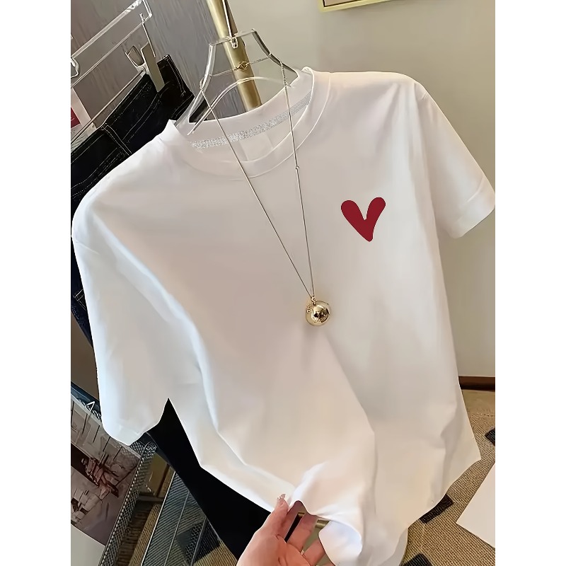 Women Fashion Logo Design - Kaos Logo Berbentuk Hati Gaya Y2K