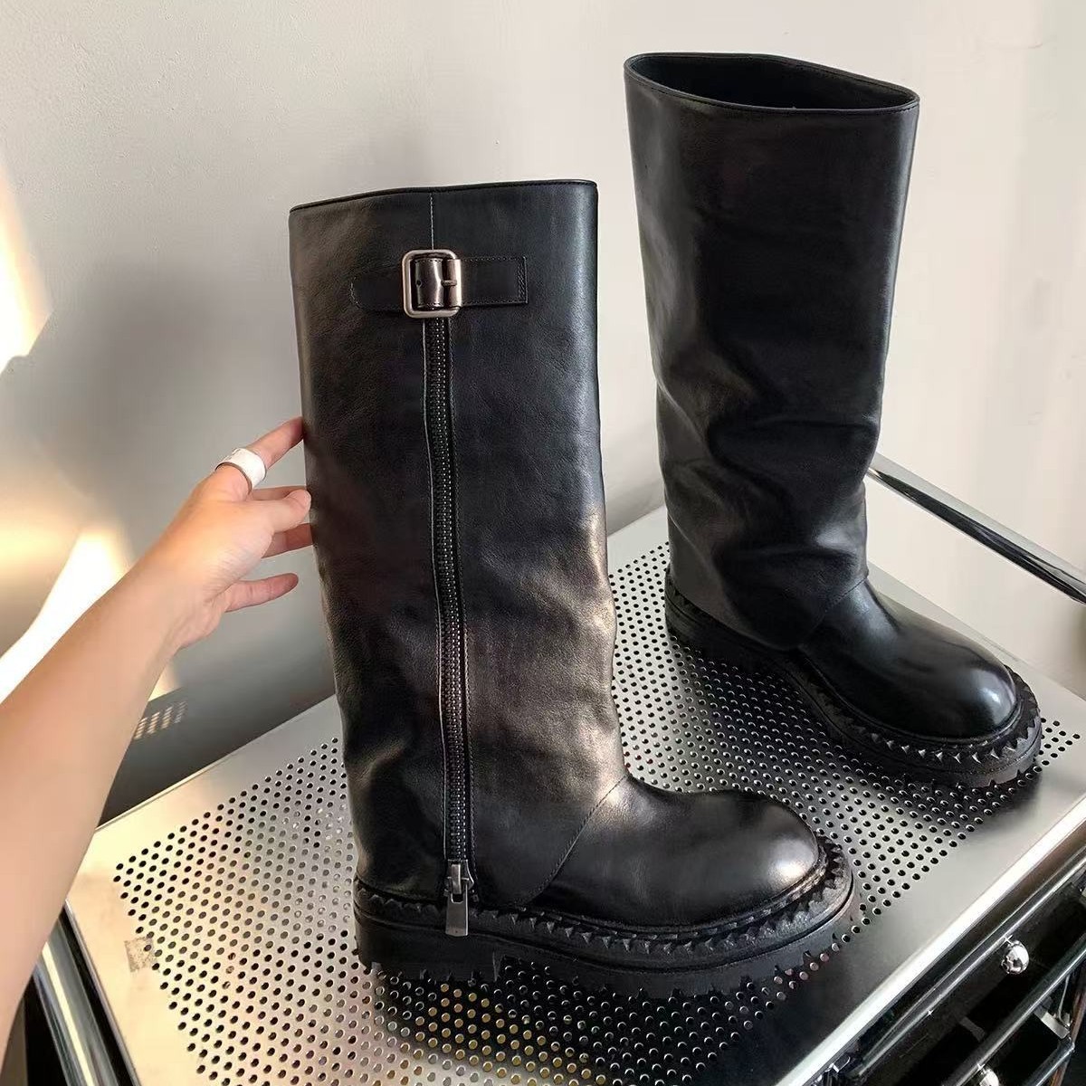 Women Fashion Youtube - Sepatu Boots Wanita Sol Tebal Penambah