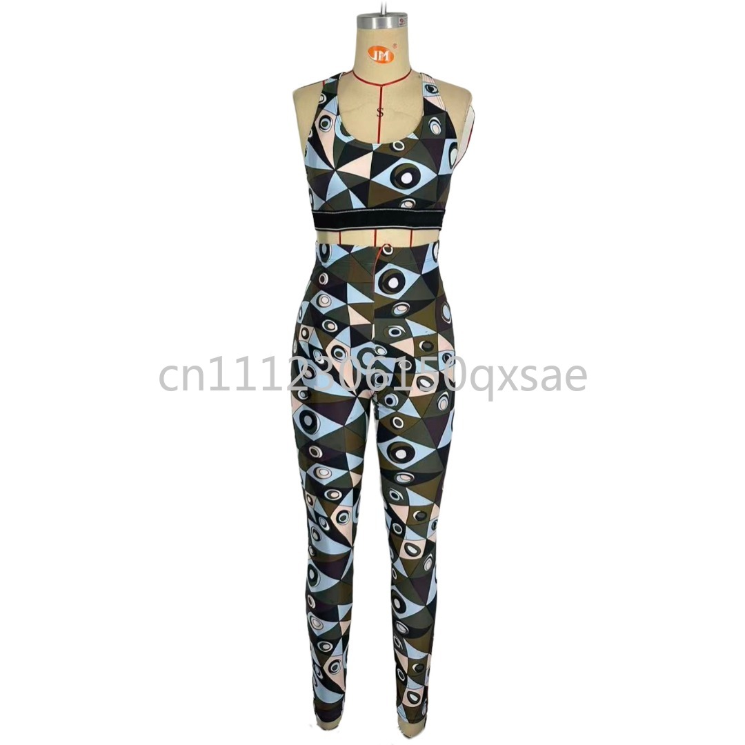 Desain Fashion Pakaian Renang  - Women Fashion Logo Design ulasan dan harga